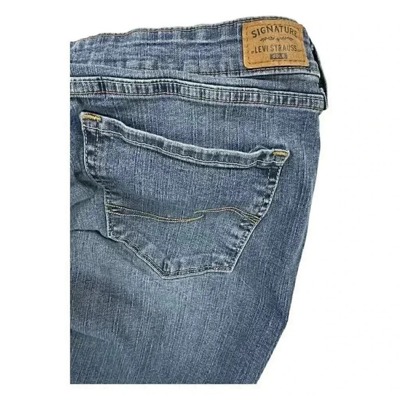 Signature levi strauss gold jeans mid rise straight med wash W34L32 - Picture 4 of 7